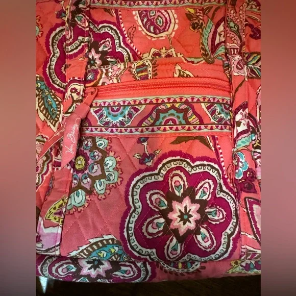Vera Bradley Tote Bag Purse Melon Color with Floral Pattern 15 X 13 X 4 inches - Picture 5 of 5